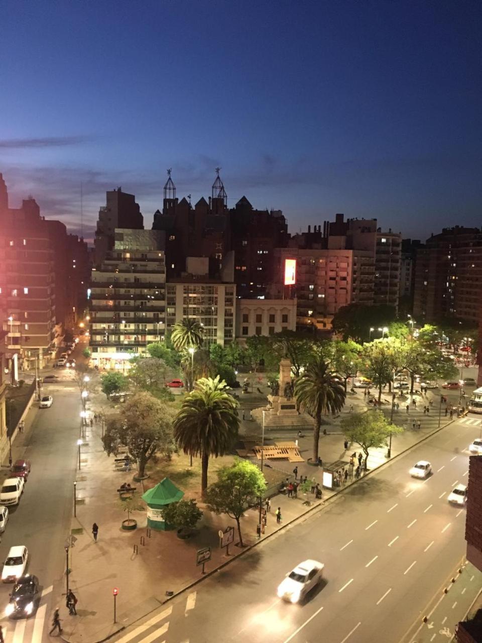 2 Dorm Sobre Av Hipolito Yrigoyen Apartment *